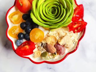 15、水果麦片酸奶碗,即可