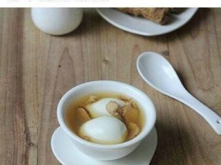 10、女孩子喝的当归鸡蛋红糖水,一星期喝1-2次，对面色发黄，月经不调，月经稀少，有一定的辅助作用