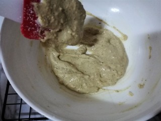 8、红枣酸奶溶豆（新手零失败）,最好是过筛一下，这样后面挤出来的溶豆会细腻。