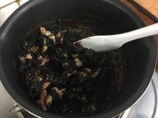 12、自制纯手工阿胶糕,充分搅拌均匀