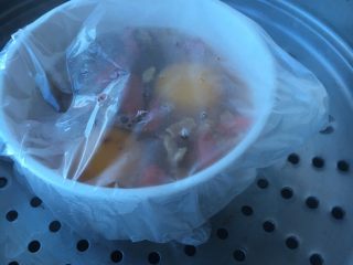 10、黑糖黄酒炖鸡蛋,放入炖盅