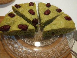 16、新文美食  菠菜红枣发糕,成品图