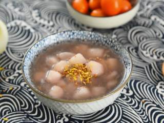 6、桂花糖芋苗—据说吃一碗，颜值都会提升,既有藕香，又有桂花香还能养颜美容的春季甜品。