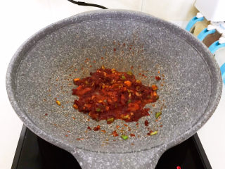 8、水煮肥牛,炒出红油