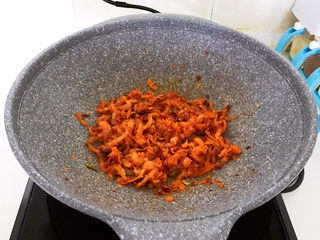 10、水煮肥牛,翻炒均匀