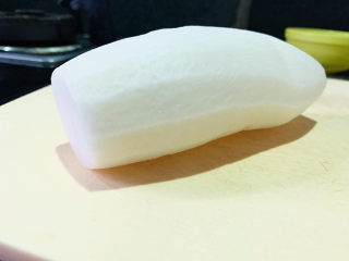 3、鲫鱼萝卜丝汤,萝卜削皮；