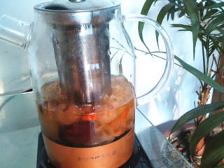 3、桂圆枸杞银耳羹,养生壶选择滋补汤程序开始制作