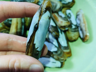 4、清蒸蛏子,洗干净的蛏；