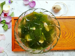 13、利湿消肿――海带汤,清淡可口的海带汤就做好了。