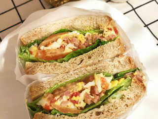 15、不一样的三明治,最后装盘即可