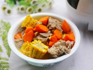 14、简单好喝的筒子骨玉米汤,成品。