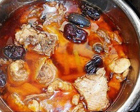 15、飘香鸡肉火锅,选定压力锅鸡鸭程序,保压结束即可食用