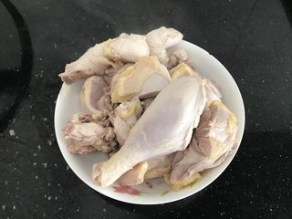 5、茶树菇老鸡汤～强身健体,捞出来备用