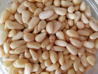 3、八宝饭,松子洗干净沥干水分