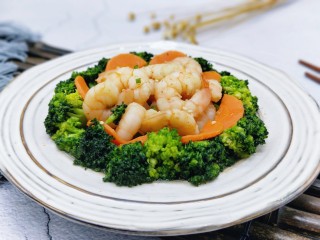 16、西蓝花焗虾仁,近看，极其鲜美，宝贝爱吃。