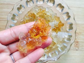 4、红枣桃胶桂圆汤～养生壶版,洗干净挑去杂质