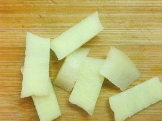 4、番茄炒牛肉,生姜切成片