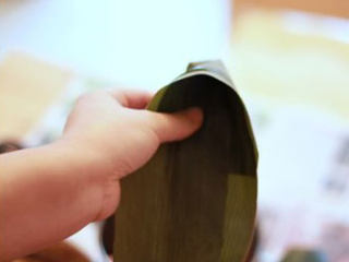 6、五花肉粽,折成一个角