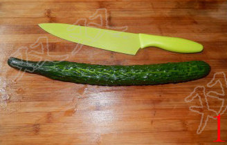 1、蓑衣黄瓜,黄瓜洗净