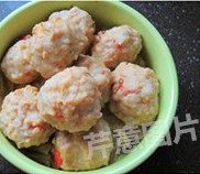 15、香辣水煮虾丸,白菜上摆上肉圆