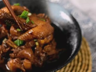 8、春节必须鸡鸭鱼肉,海南干煸鸭,简单又美味,完成