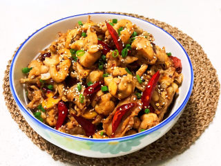 26、爆炒牛蛙,香喷喷的爆炒牛蛙出锅了，太好吃了，这么一大碗一会儿的功夫就见底了，还是不够吃啊～