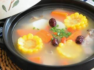 7、排骨玉米汤—话说没有汤怎么开饭？,人人看一遍都会做的食补佳品—排骨玉米汤。