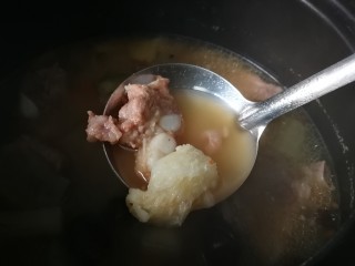 11、初冬山药排骨汤,两个多小时过后，全烂了吧。