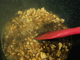 11、肉末蒸茄子,翻炒均匀调料