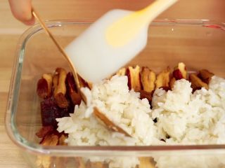 6、少奶奶最爱吃的甑（jing）糕-补血圣品,铺上一层糯米饭