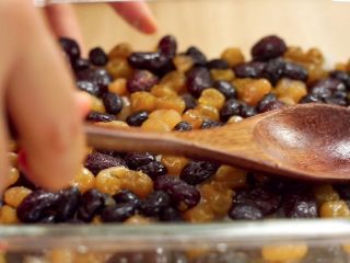 9、少奶奶最爱吃的甑（jing）糕-补血圣品,把豆子压紧，压实