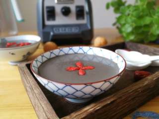 11、益智营养芝麻糊,需要炒熟的食材一次性可以多做一点，随吃随取很方便。没有破壁机用普通的料理机也可以，需要加热水，搅打的时间相应要长一点。