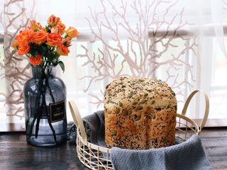 17、面包机版红枣果仁面包,成品