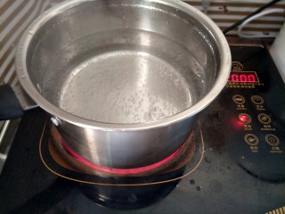 7、嫩炒猪肝,烧一锅热水