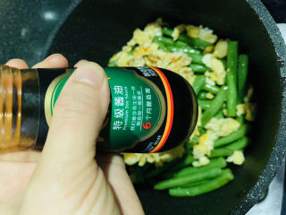 15、豇豆炒鸡蛋,加酱油；