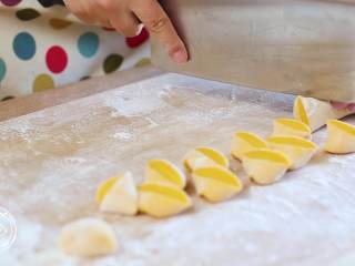 17、12m+彩色饺子(宝宝辅食),切小剂子~