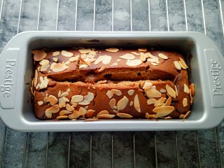 20、枣泥磅蛋糕,烤好的蛋糕晾凉，切片食用，回油后更美味！