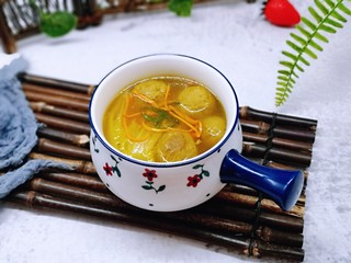 10、冬季暖身滋补～虫草牛肉丸子汤,盛入汤碗中，特别鲜美的一道快手汤。