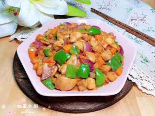 15、爆炒鸡胸肉,细腻嫩滑的爆炒鸡胸肉就上桌了。