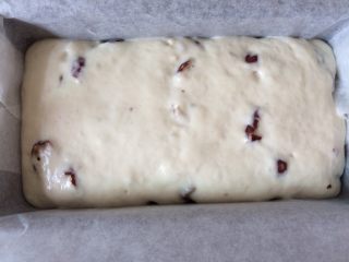 13、红枣牛奶发糕,发酵至2倍大，上火蒸30分钟即可