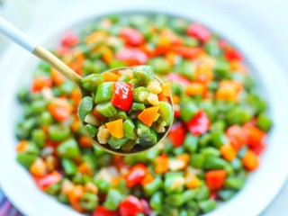 16、简单好吃的炒四季豆,一口一勺超过瘾。