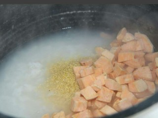 12、地瓜山药粥,再放地瓜