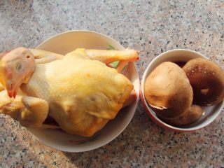 1、香菇炖鸡,1、	准备食材。