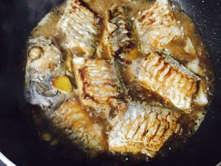 15、#年年有余#红烧带鱼,水量和带鱼齐平即可