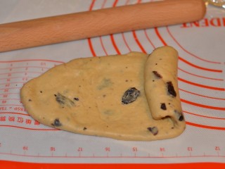 5、黑加仑红糖吐司(一次性发酵),从上卷到下