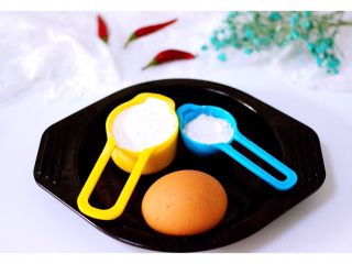 9、#咸味#酥炸片口鱼,这是做面糊的材料