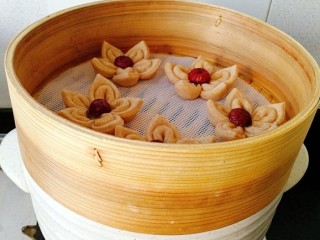 25、吃掉一朵花+黑麦粉--枣花馒头,冷水上锅