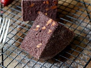 22、黑米红枣蒸糕,成品图；