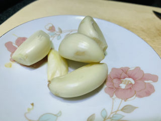 4、蒜蓉空心菜,剥壳