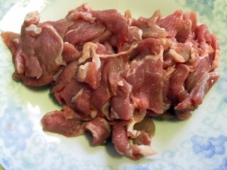 2、炒羊肉,羊肉切片